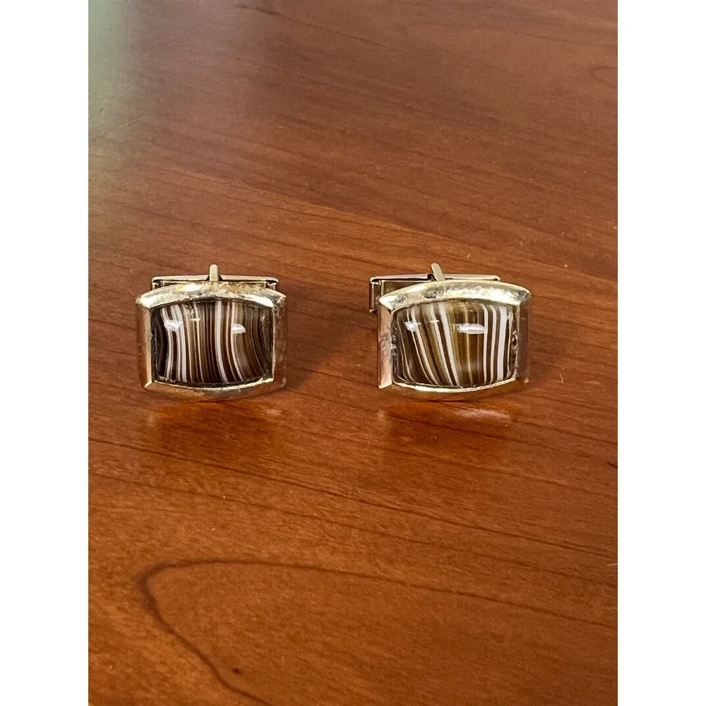 Vintage Mens Gold Tone Rectangular Striped Brown Agate Inlay Toggle Cufflinks